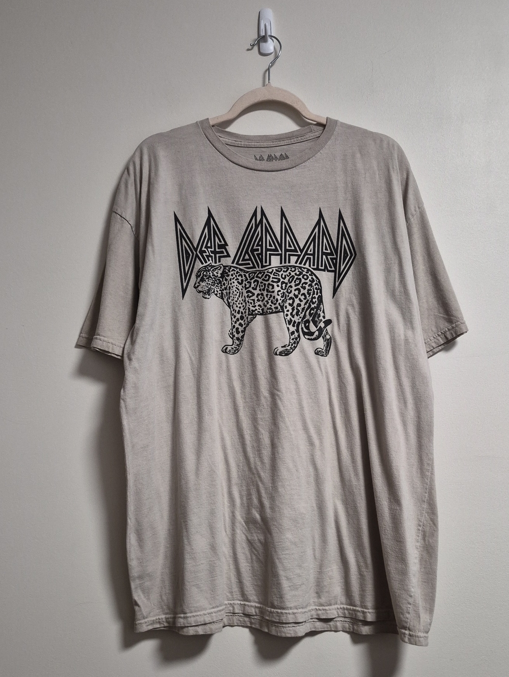 Def Leppard tshirt